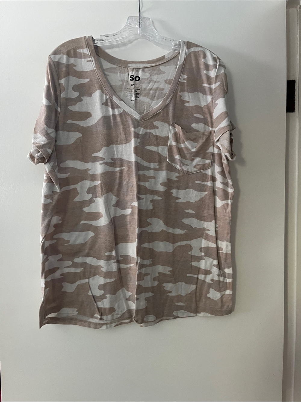 SO Beige and White Camo V-Neck Pocket Tee